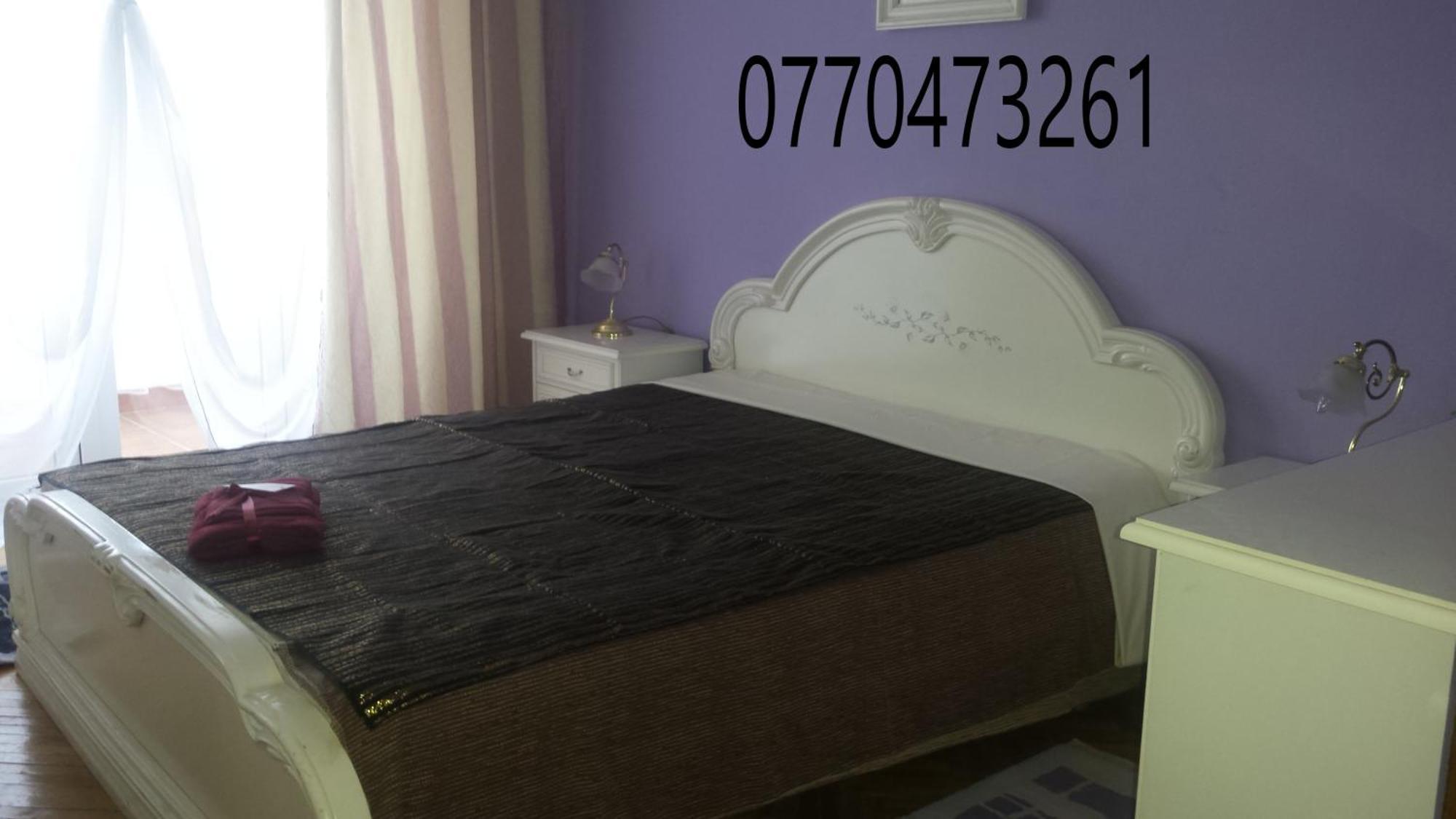 Pelican Proxy Apartment Oradea Bagian luar foto