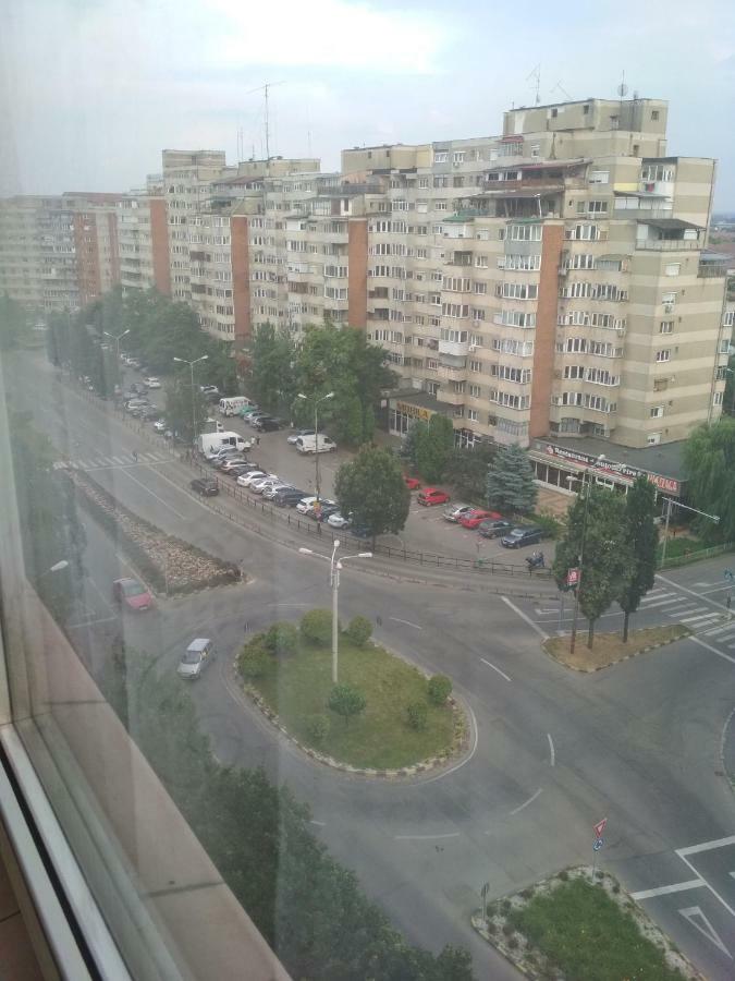 Pelican Proxy Apartment Oradea Bagian luar foto