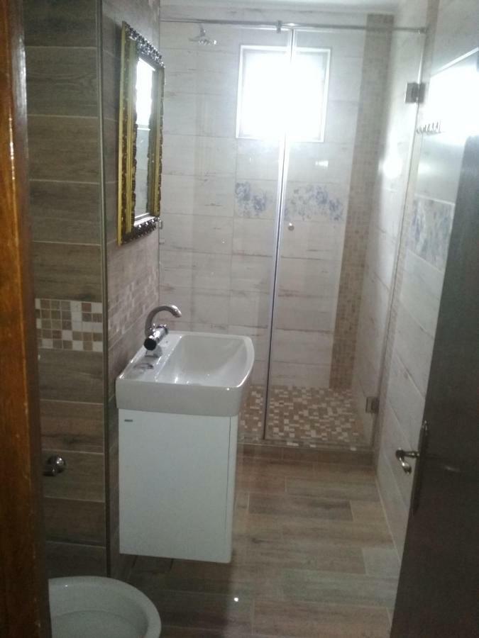 Pelican Proxy Apartment Oradea Bagian luar foto